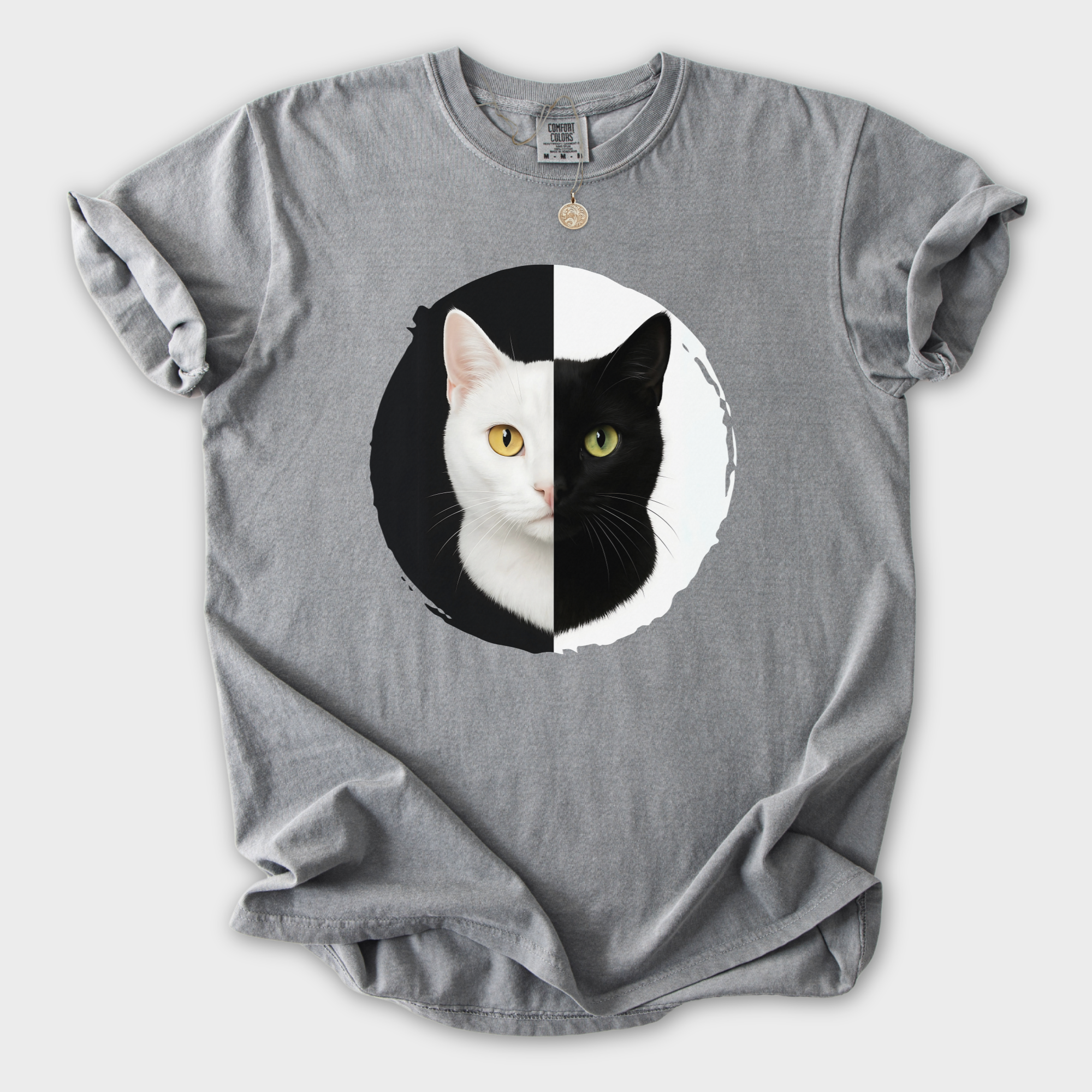 Retro Black and White Cat Head Cat Graphic Comfort Colors T-Shirt in Grey