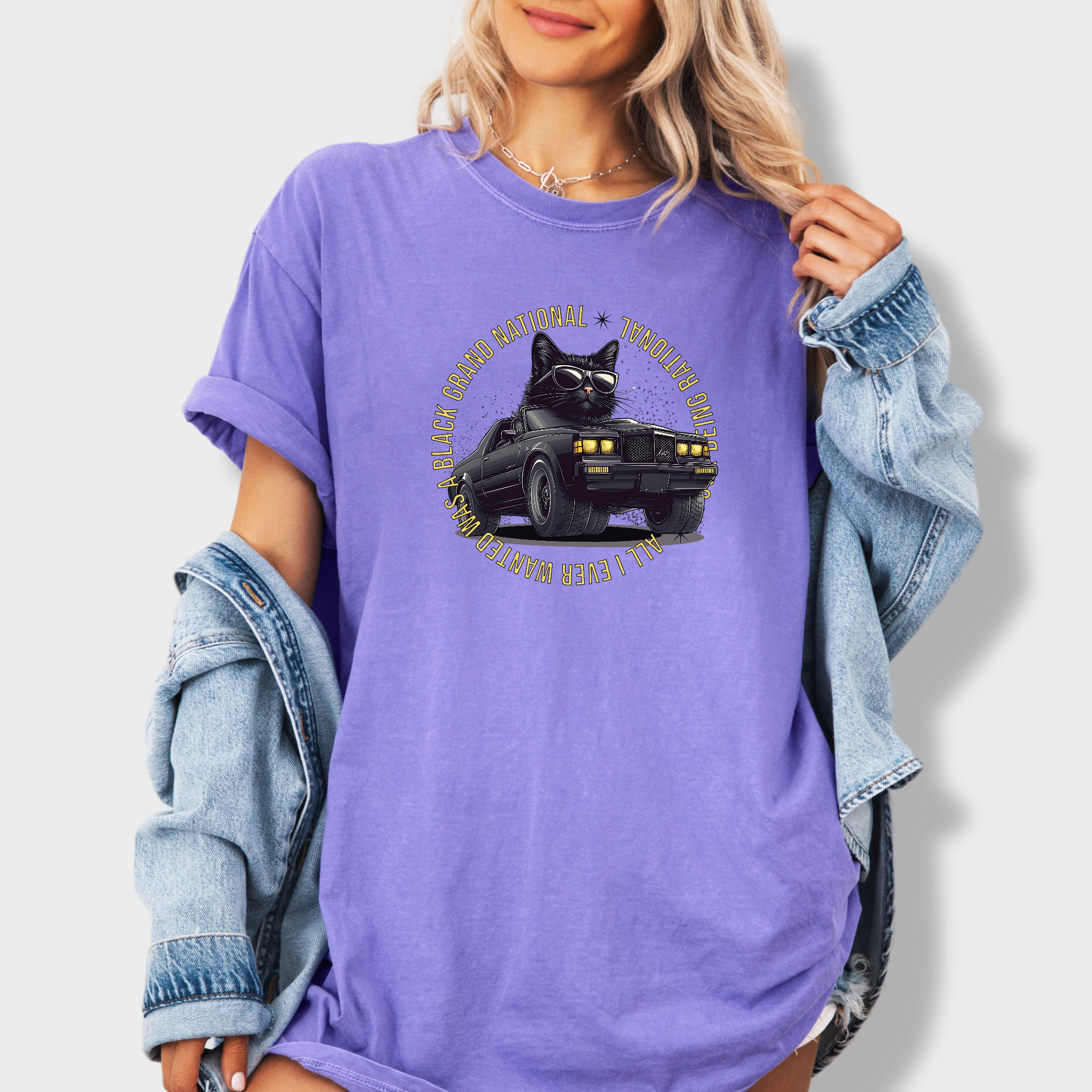 Retro Cute Cat Graphic Black Grand National T-Shirt in Violet
