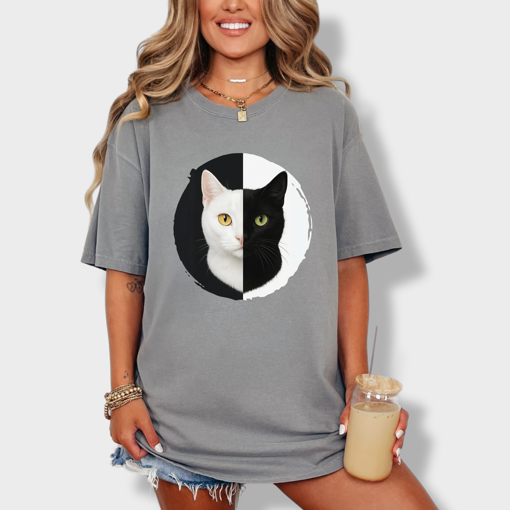 Retro Black and White Cat Head Cat Graphic Comfort Colors T-Shirt in Grey