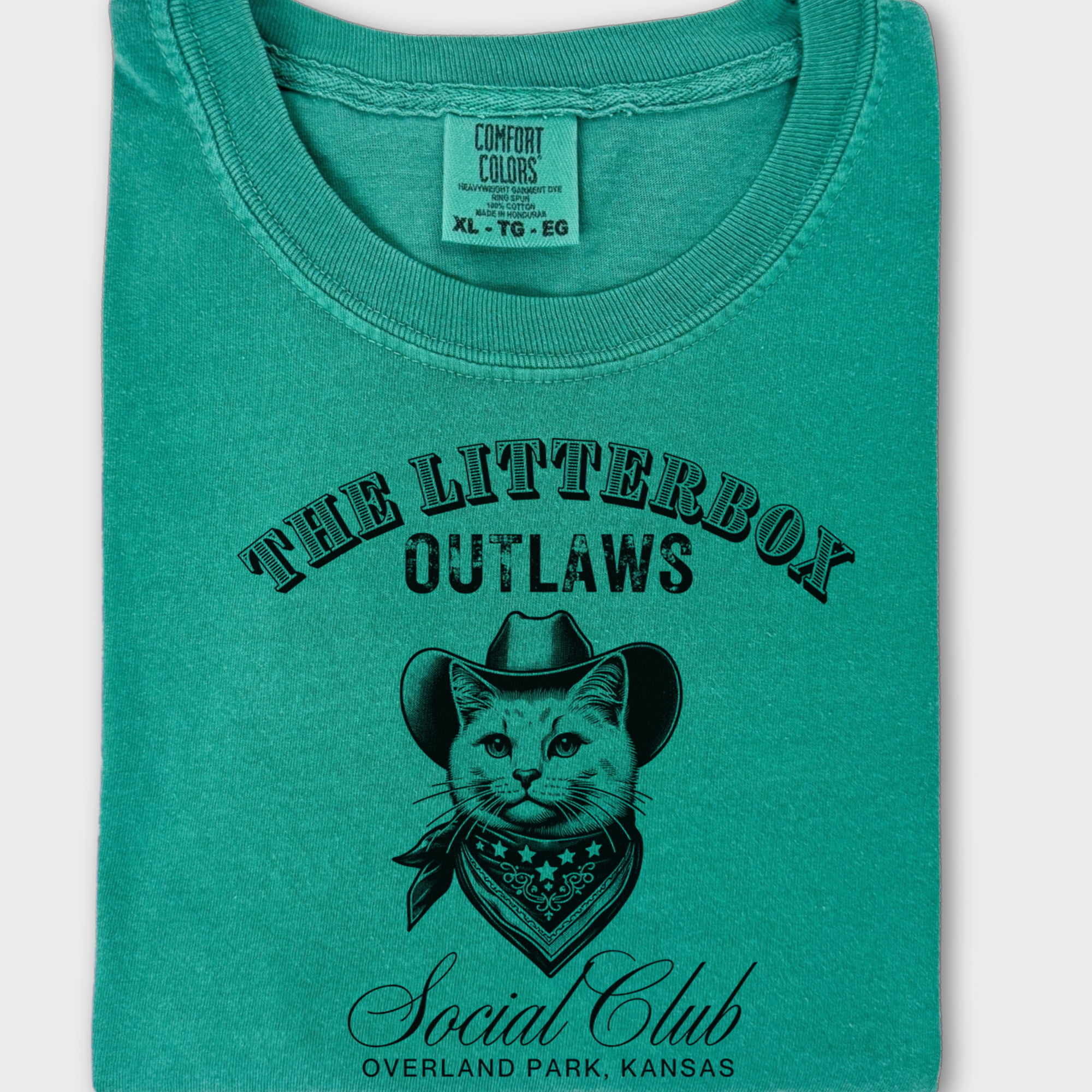 Personlizable Retro Western Cute Litterbox Social Club Cat Line Art T-Shirt in Grass-Fetch N Found