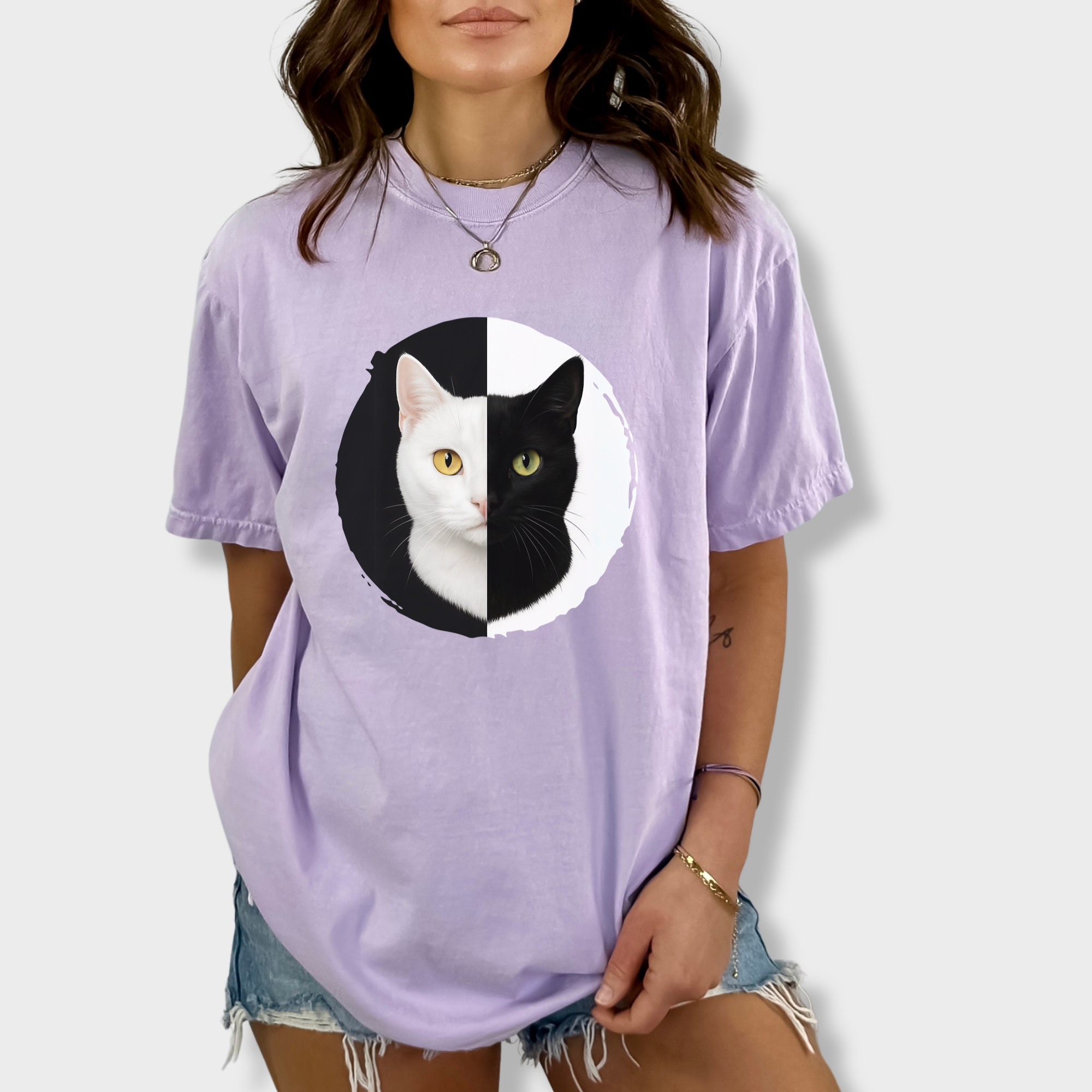 Retro Black and White Cat Head Cat Graphic Comfort Colors T-Shirt in Orchid