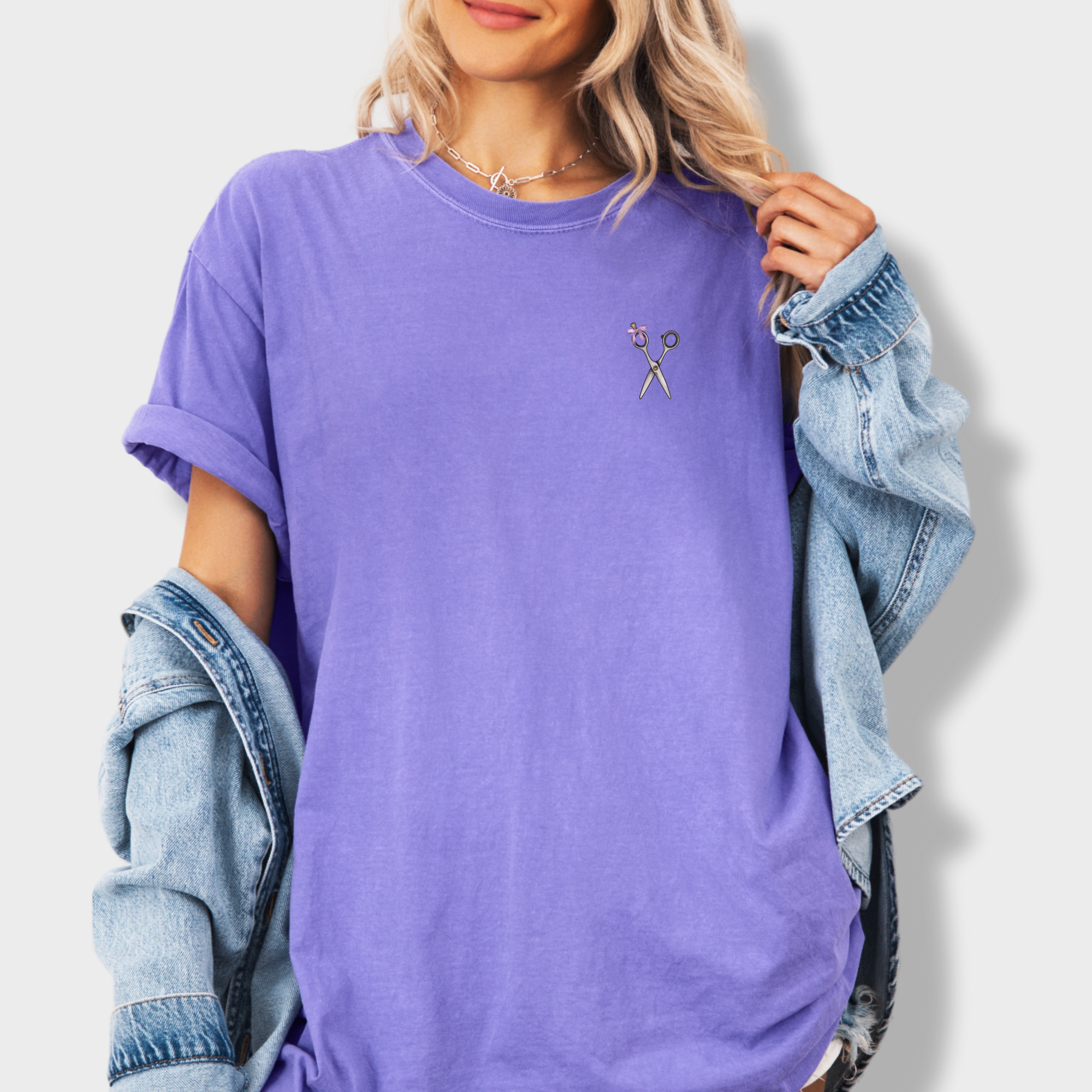 artistic-groomer-fluff-brush-stroke-dog-graphic-comfort-colors-t-shirt-in-violet - Violet Lifestyle Female Model